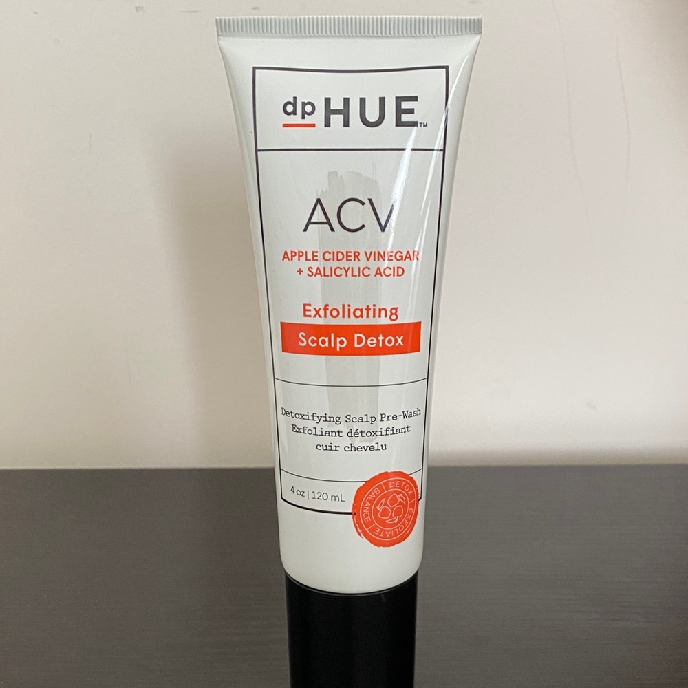 dpHUE Exfoliating Scalp Detox